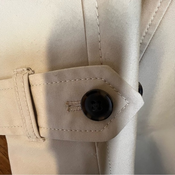 J.Crew Short Trench Jacket in Vintage Khaki Size Medium - Picture 5 of 12